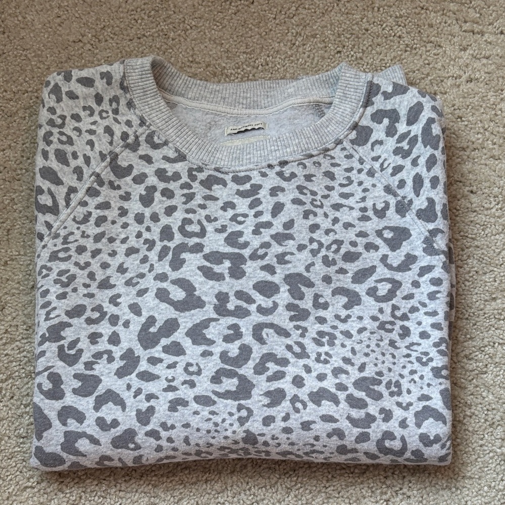 American Eagle Outfitters Oversized Gray Leopard Print Sweatshirt